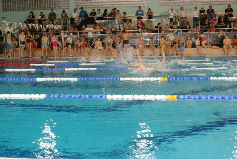 Pływacki sprint dzieci