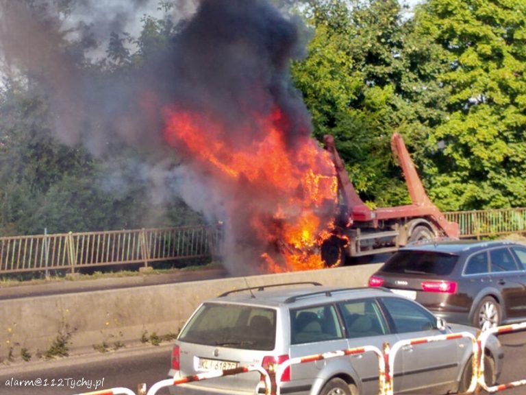 Ciężarówka płonęła na Mikołowskiej