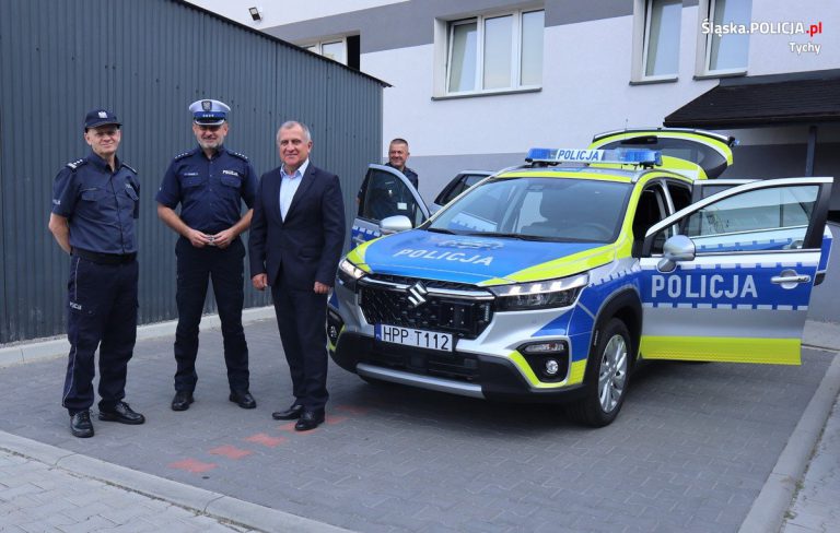 Nowy radiowóz tyskich policjantów